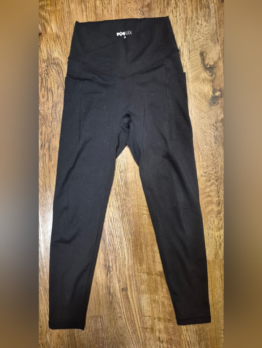 POPFLEX Crisscross Hourglass Leggings and Pockets